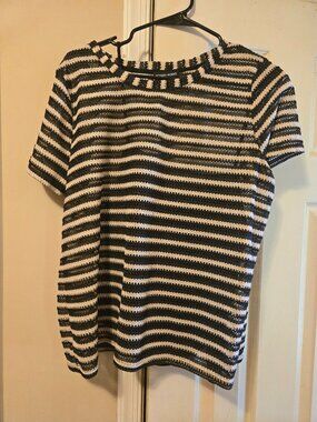 Modern Works XL black/white waffle weave top with black camisole included